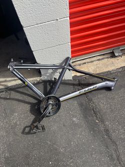 Fuji A2 Aluminum Mountain Bike Frame 17” with Shimano Crankset