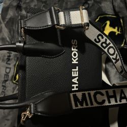 Michael Kors Purse Brand New Original With Tag!