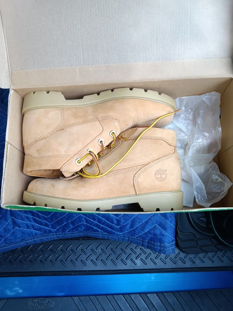 Size 6 Timberland Boots Brand New