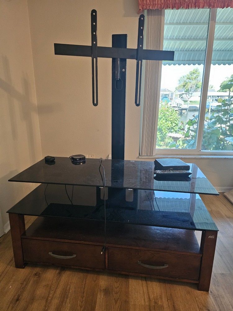 Free TV Stand