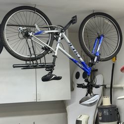 Trek 820 Mountain Bike