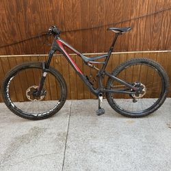 2016 Specialized "Stumpjumper" Carbon (XL Frame)