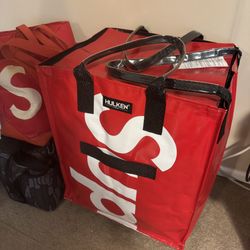 Supreme Hulken Rolling Tote Bag Red for Sale in Bothell, WA - OfferUp