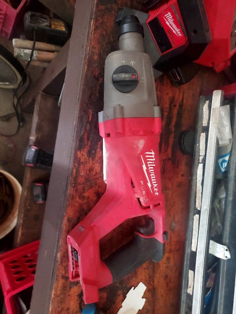 Milwaukee Rotary Hammer