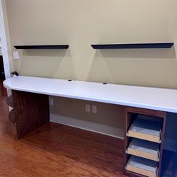 Free Custom Built-In Style Desk – Must Pick Up Today