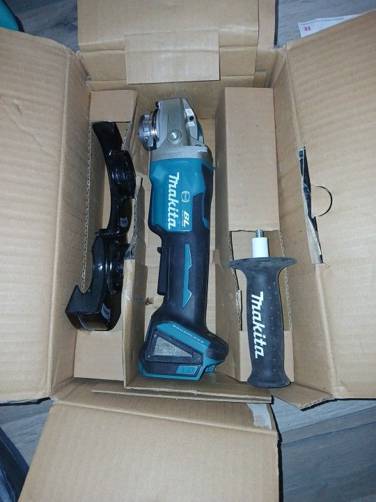 Makita Grinder X LOCK