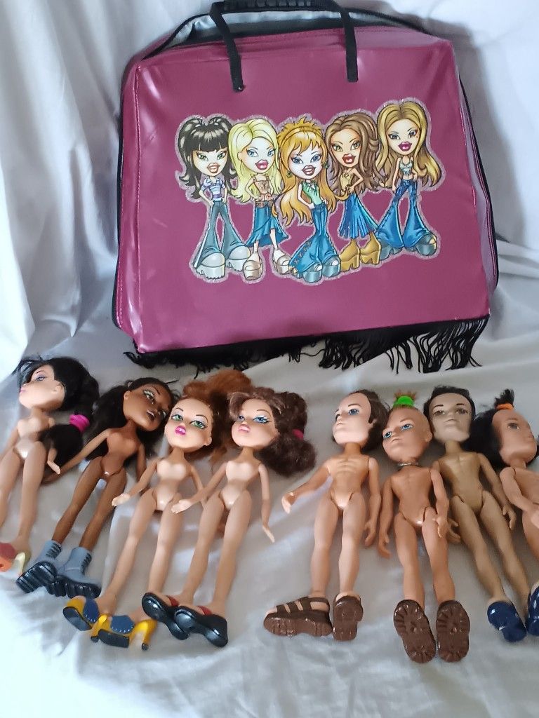 Vintage Bratz Dolls With Carry Case
