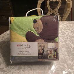 Lambs and ivy 3 piece crib set
New 