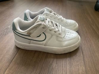 Nike Air Force 1 Kids Sneakers White Green, Size 12