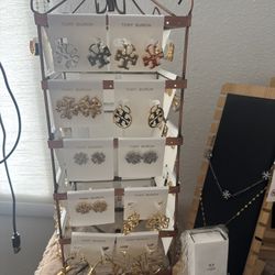 Tory Burch Earings 100% Authentic 