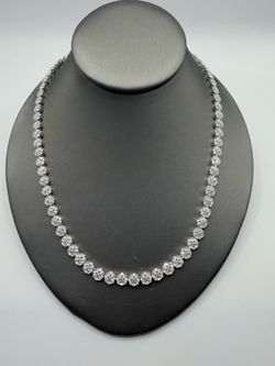 Moissanite cluster diamond chain