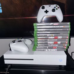 Xbox One S, 2 Controllers , 11 Games 