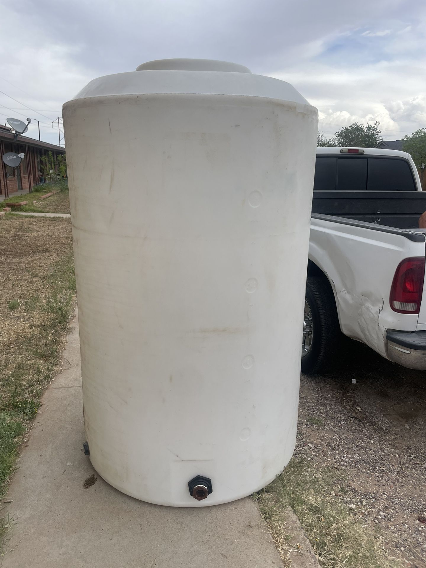 500 Gallon Water Tank 