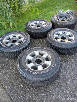 LT275 70R 18 F350