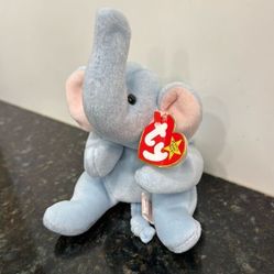 Ty Beanie Baby Peanut the Light Blue Elephant! (9 inch) with ear tag 