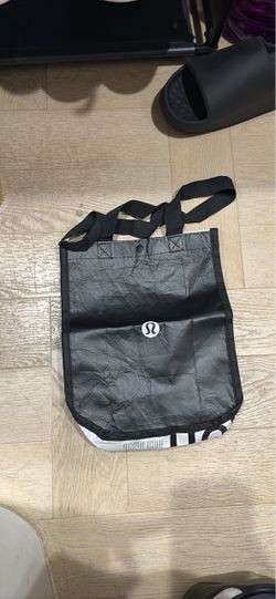 Lululemon mini tote bag