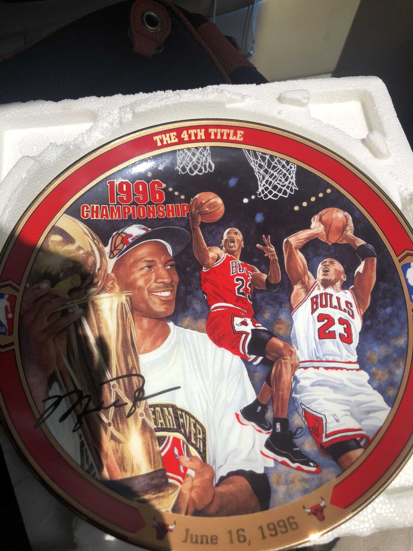 Jordan and Kobe cards Topps “4th title”1996 jordan memorabilia plate