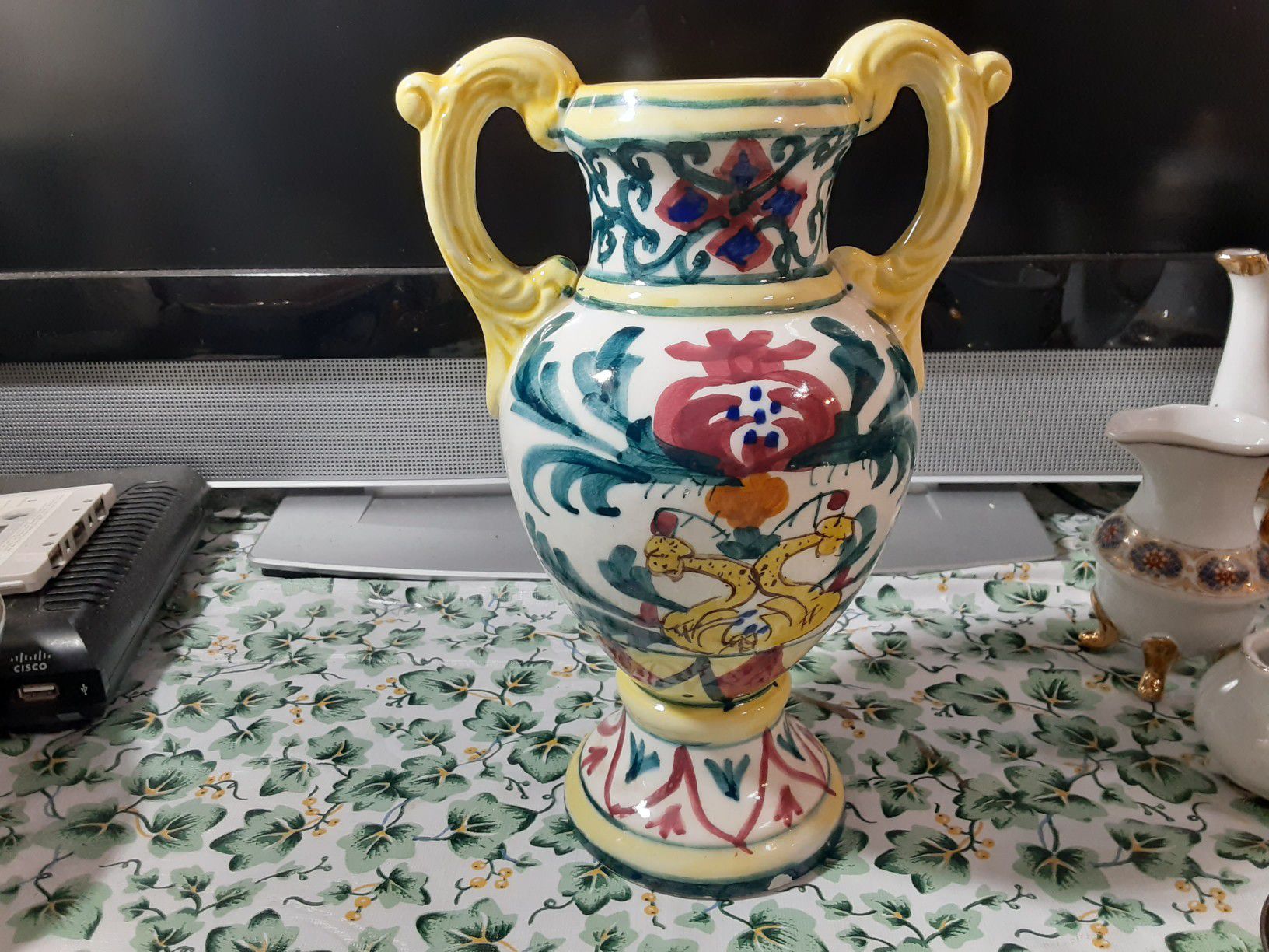 VERY UNIQUE AND COLORFUL VASE 9,5INCHES Tall