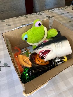 Small Toy and Accessory Lot