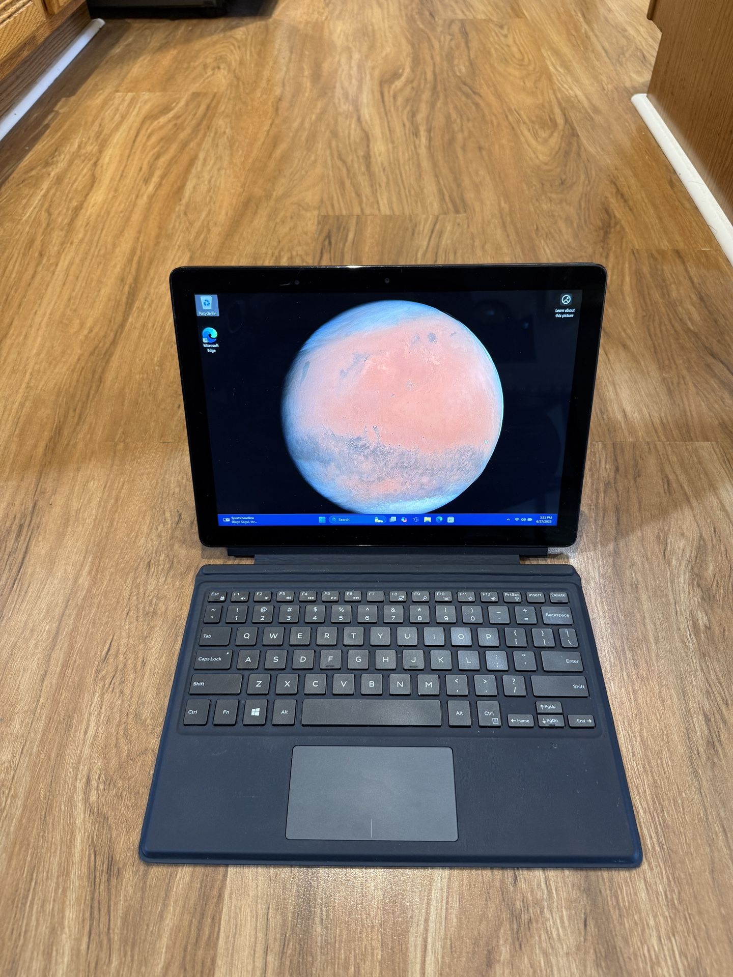 Dell Latitude 5290 2-in-1 core i7 8th gen 16GB Ram 256GB SSD Windows 11 Pro 15” UHD Touch Screen Tablet with charger in Excellent Working condition!!!