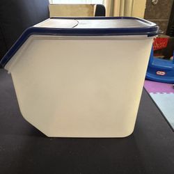 Tupperware Snack Storage Container