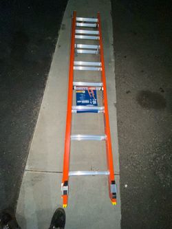 Extension Ladder- 16ft/300lb Fiberglass Werner BRAND NEW