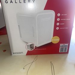 Fridgaire Gallery light up mirror and cooler