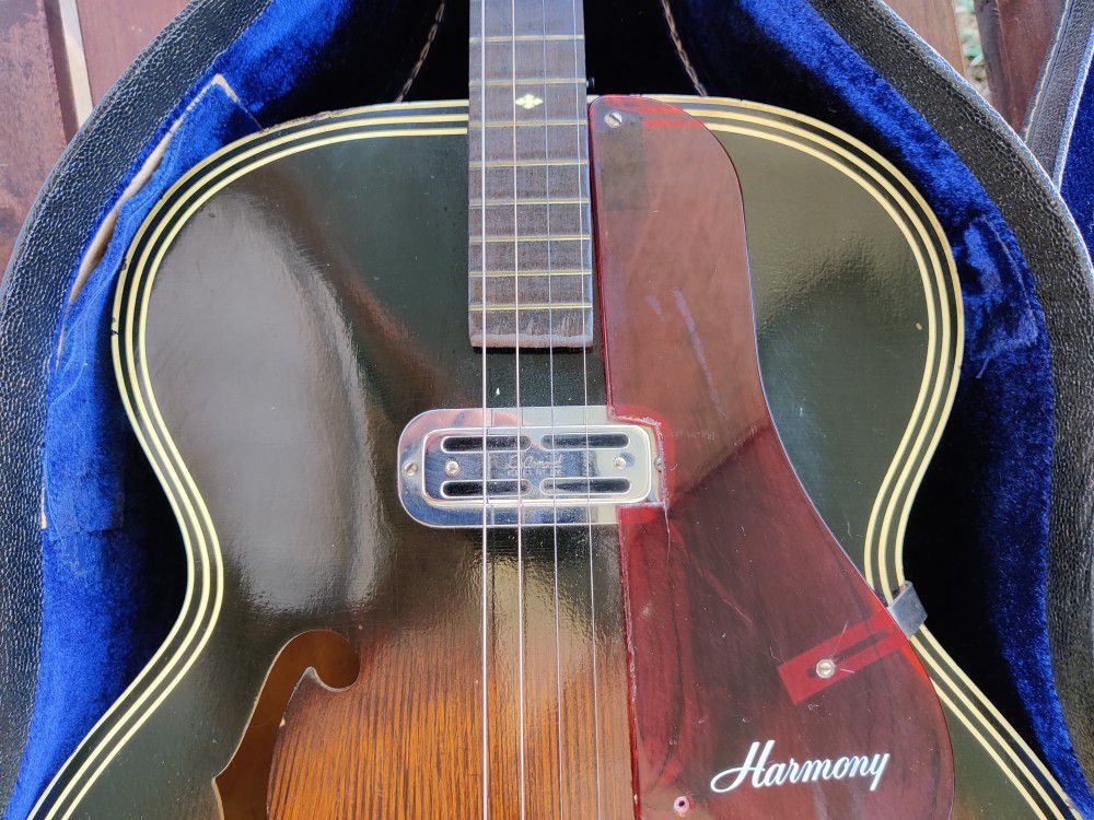 Harmony H1215T Tenor Guitar