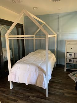 White House Frame Kids Bed