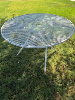 Large Round Metal Patio Table – Outdoor Dining Table