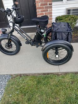Adult Electric Tricycle 3-wheel (price negotiable)