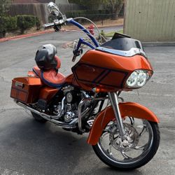 HARLEY DAVIDSON ROAD GLIDE! $13K