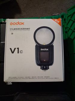 Godox V1 speedlite