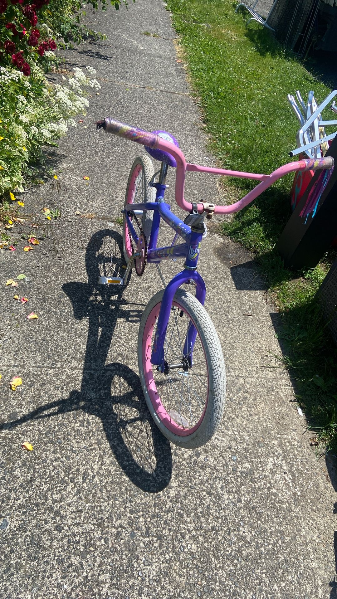 Girls Bicycle Size 20. Price 12$. Pick. Up. E. 72. and. Grandview. E. Tacoma