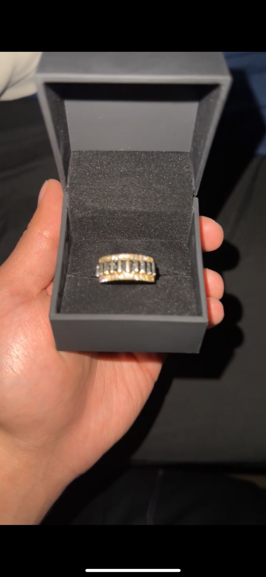 Gold diamond ring