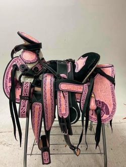 Montura charra de piel bordada