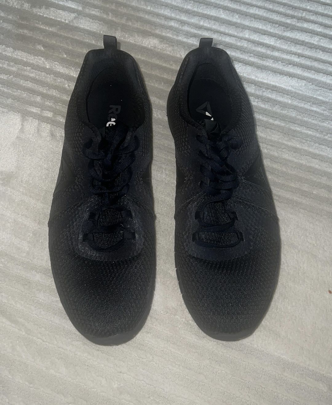 Men’s black reebok sneakers shoes size 11