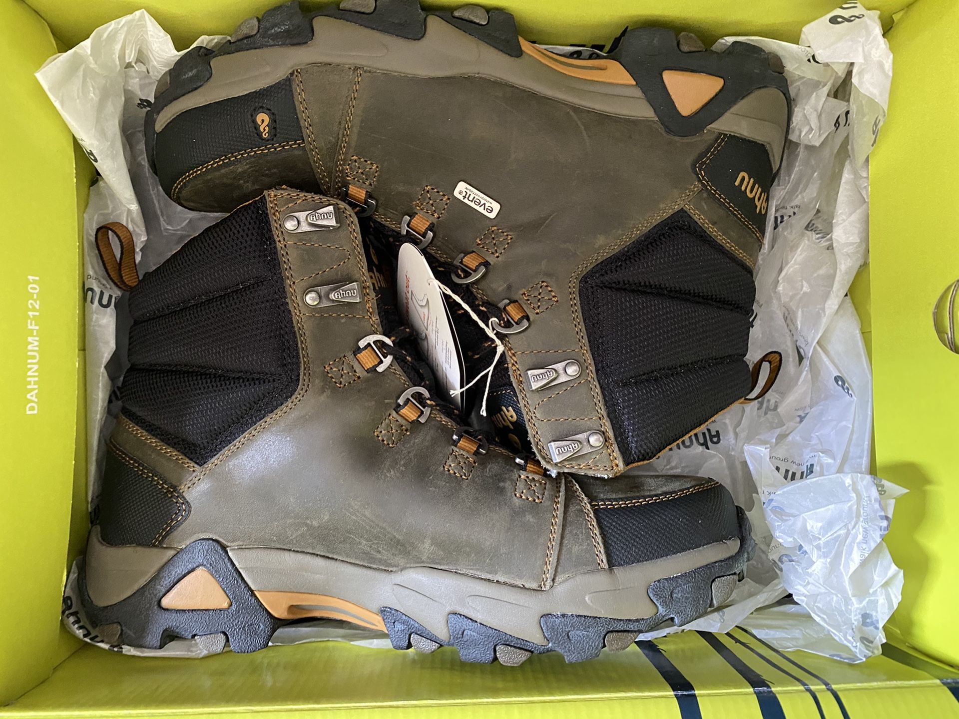 Ahnu Coburn Waterproof Hiking Boots — 9 Men’s