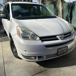 2004 Toyota Sienna By Owner 