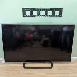 80" Sharp Aquos Quattron LED 3D