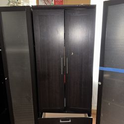 Dressers free 6 Feet Tall. 