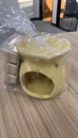 Small fragrance warmer/holder yellow