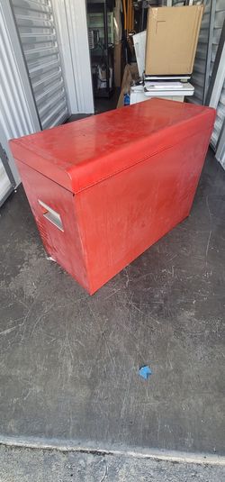 TOOL BOX TOP WITH KEYS CAJA DE HERRAMIENTAS CON LLAVES. FREE DELIVERY
26 " Long (Largo)
12" Wide(Ancho)
19" high(Alto)