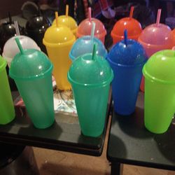 Two For 5 Colorful Cups W Lid N Straws 