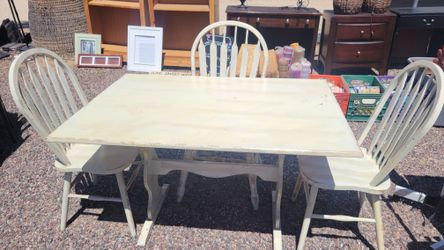 Table With 3 Chairs (Project Table)