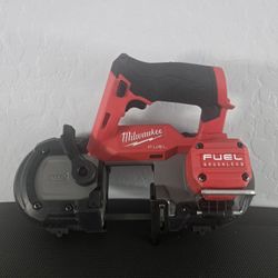 Milwaukee M12 Compact Bandsaw