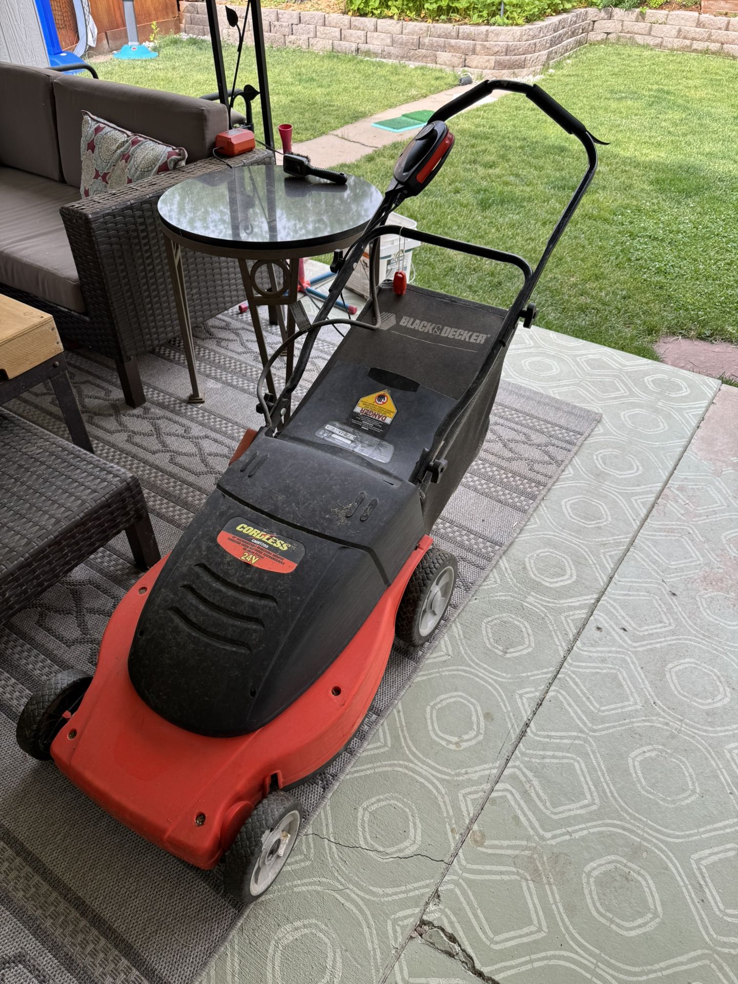 Black & Decker Push Electric (Cordless) Lawn Mower