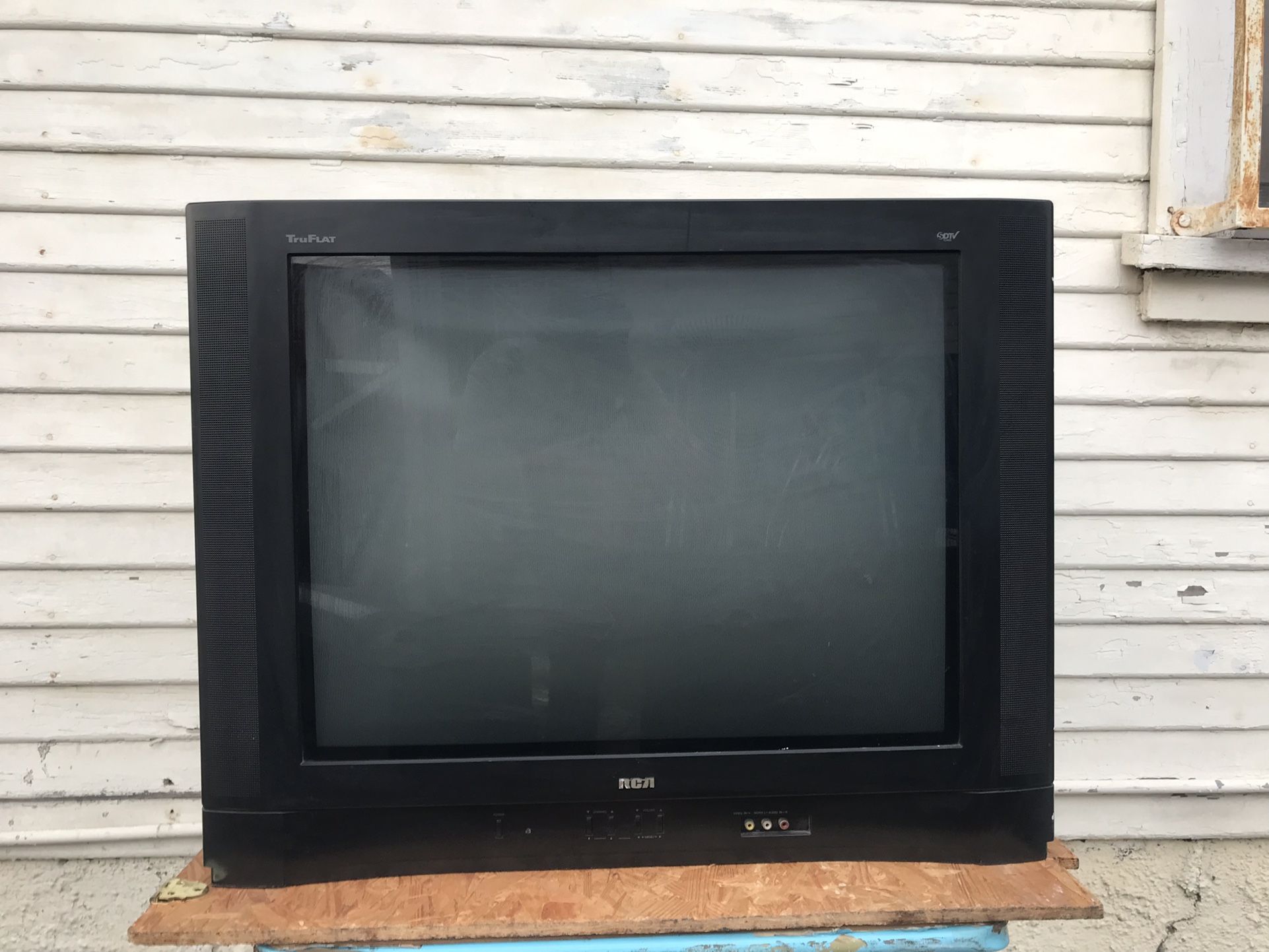 RCA TruFlat crt tv 27"