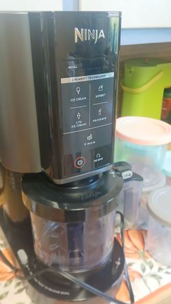 Ninja Creami Icecream Machine & 7 Containers