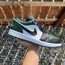 Jordan 1 Low Green Toe (Size 5.5Y)